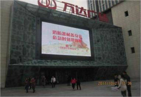 吉林长春市商场媒体红旗街万达广场3号门LED编号：JSD-CC-008
