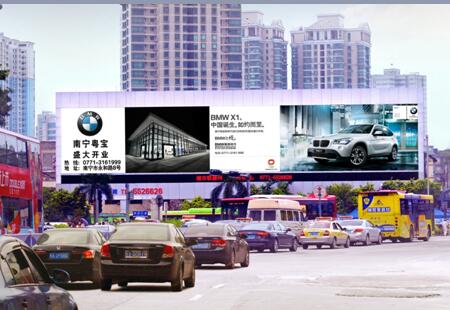 广西南宁市商场媒体民族大道中山路口LED编号：ZLCM-NJ-001
