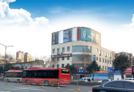 河南洛阳市写字楼媒体南昌路与河洛路口南楼顶大牌编号：SGCB-LY-005