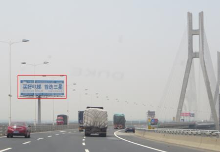 江苏高速媒体润扬大桥高速扬溧高速南桥头堡立柱编号:RY-DQ01
