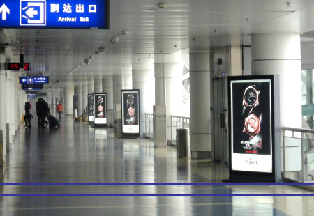 吉林长春市机场媒体国内到岗通廊灯箱编号：KIT-CC-005