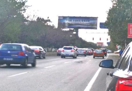 吉林长春市交通路网媒体创业大街与越野路交汇处三面翻编号:YXWH-CC-014