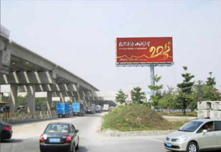 广东东莞市交通路网媒体寮步汽车城入口处立柱编号：BYZT-DG-014