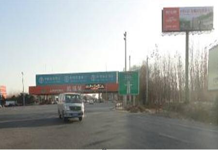山东济南市机场媒体济南国际机场出口路西立柱编号：MBGG-JN-004