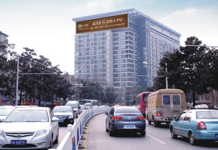 湖北武汉市写字楼媒体解放大道国际大厦楼顶（B位）楼顶大牌编号：DTGG-WH-004