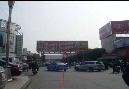 江西南昌市商场媒体西湖区洪城大市场正门口三面翻编号：DXGG-NC-005