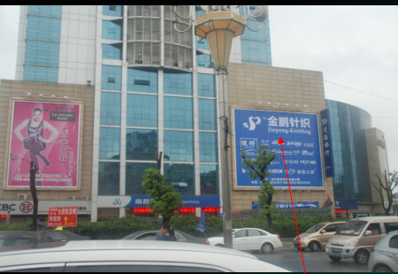 江西南昌市商场媒体西湖区洪城大市场正门口看板编号：DXGG-NC-007