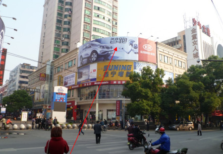 江西南昌市交通路网媒体南昌市胜利路和中山路交界路口楼顶大牌编号：DXGG-NC-014