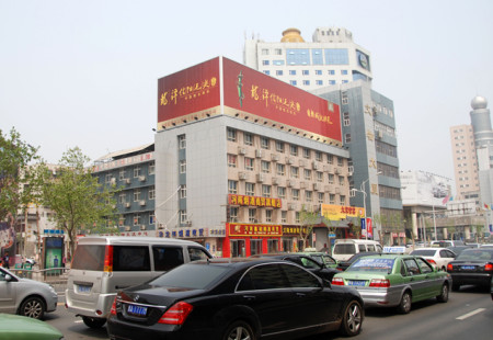 河南郑州市交通路网媒体郑州市金水路金水路经一路交汇处三面翻编号：LSQY-ZZ-002