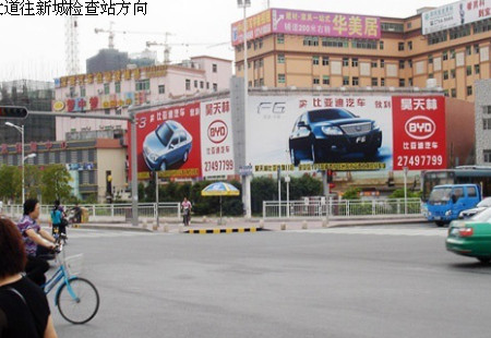 广东深圳市交通路网媒体宝安大道与新安六路交汇处(南行）看板编号：BYL-SZ-008