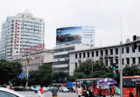 甘肃兰州市写字楼媒体广场西口电信楼顶三面翻编号：SZTD-LZ-002