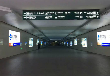 吉林长春市高铁媒体长春西站进站层及高架层灯箱编号：SDYX-SY-004