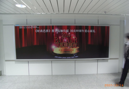 宁夏银川市机场媒体到达通道(北)灯箱编号：GCCM-YC-010