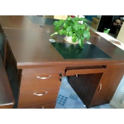 1.2办公桌