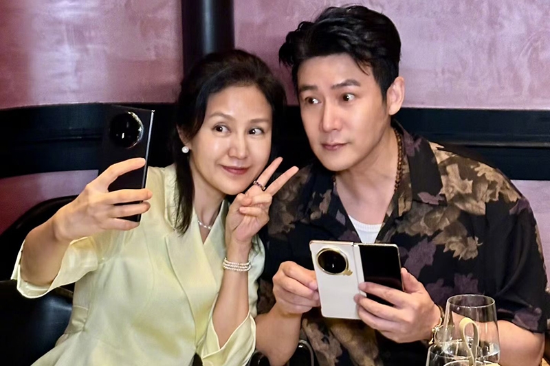 【SEEDING】陆毅.鲍蕾 X 荣耀Magic V5 折叠屏