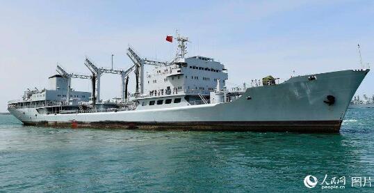 洪泽湖舰全寿期满退役 专家：新一代补给舰是航母编队中的核心舰